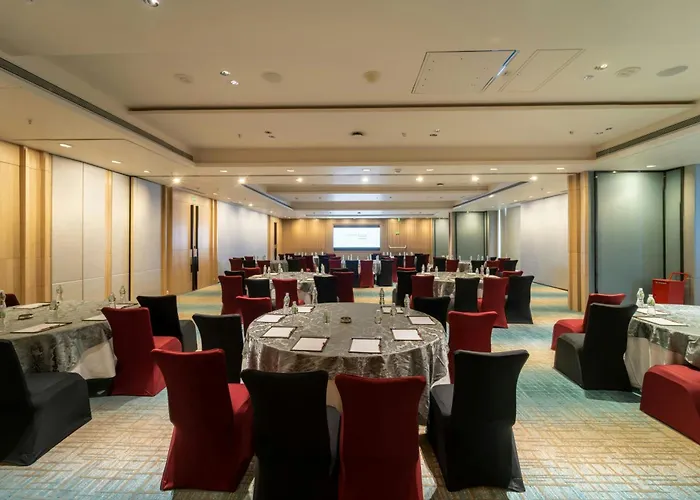 Courtyard By Marriott Vadodara