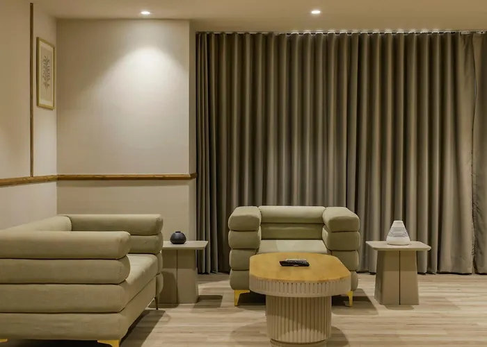 Sunday Hotel & Convention Centre By Checkin, Vadodara